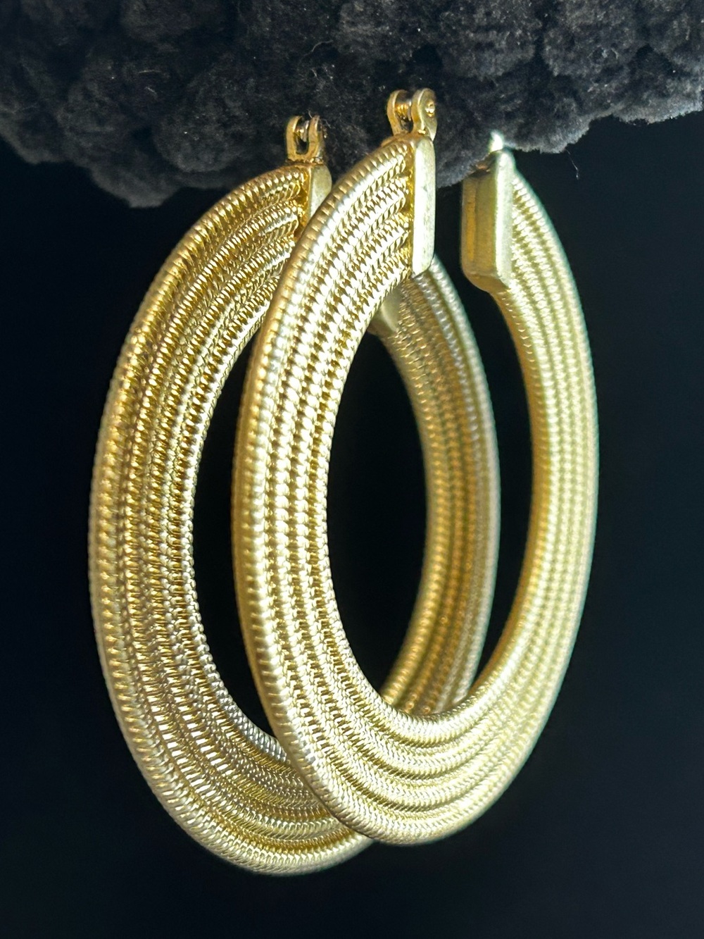 Lia Sophia Gold Ribbed Hoop Earrings